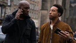 Roman (Tyrese Gibson, l.) und Tej (Ludacris, r.)  +++ Die Verwendung des sendungsbezogenen Materials ist nur mit dem Hinweis und Verlinkung auf RTL+ gestattet. +++