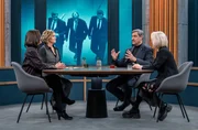 Caren Miosga (M.) mit ihren Gästen: Julia Löhr, Markus Söder (CSU), Monika Schnitzer (v.l.) Caren Miosga (M.) mit ihren Gästen: Julia Löhr, Markus Söder (CSU), Monika Schnitzer (v.l.)