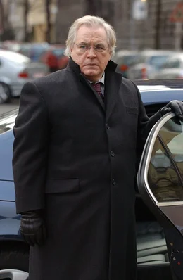 Ward Abbott (Brian Cox)
