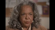 Tess (Della Reese) ist nicht erfreut ueber Monicas Weigerung, den Auftrag zu uebernehmen.