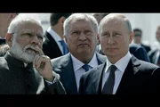 Der indische Premierminister Narendra Modi, Vize-Ministerpräsident Igor Setschin und der russische Präsident Wladimir Putin; Thema: Putins Oligarchen – Die Kriegskasse (SRF/Arte).