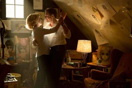 Das perfekt scheinende Ehepaar Margaret (Amy Adams) und Walter Keane (Christoph Waltz) h&uuml;tet ein Geheimnis, das die Kunstwelt auf den Kopf stellen wird.