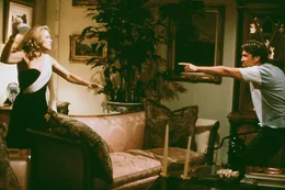 Zwischen Barbara (Kathleen Turner, li.) und Oliver (Michael Douglas, re.) ist der Scheidungskrieg entbrannt ...
