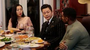 Mit Reggie Yates durch China — Reggie Yates beim Abendessen in Peking, China. Mit Reggie Yates durch China — Reggie Yates beim Abendessen in Peking, China.