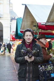 Jamie Oliver auf dem Gem&uuml;searkt.