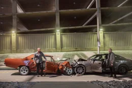 Durch einen heftigen Zusammensto&szlig; kommt es zur unausweichlichen Begegnung von Dom (Vin Diesel, l.) und Deckard Shaw (Jason Statham).