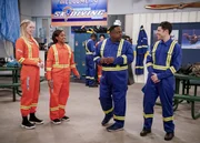 Von links nach rechts: Kristen (Riki Lindhome); Tina Butler (Tichina Arnold); Calvin Butler (Cedric the Entertainer); Dave Johnson (Max Greenfield).