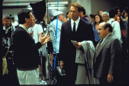 On the right Dr. Alex Hesse (Arnold Schwarzenegger),Dr. Larry Arbogast (Danny DeVito)