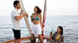 Ben (Matthew Daddario) mit Jess (Ella-Rae Smith) und Lexie (Jessica Alexander)