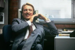 Im Bild: Direktor Ed Rooney (Jeffrey Jones) will sich nicht l&auml;nger von Ferris auf der Nase herumtanzen lassen.