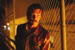 Llewelyn (Josh Brolin) versucht, die Grenze zu &uuml;berqueren.