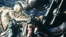 Kane (John Hurt) und Dallas (Tom Skerritt) entdecken eine Art Raumschiff und finden ein riesiges Skelett. Kane st&ouml;&szlig;t auf eierartige Gebilde.