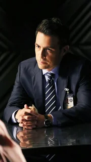 Ein Seniorenheim-Bewohner wird zum Opfer eines grausamen Mordes. Zu den Tatverd&auml;chtigen z&auml;hlen seine Mitbewohner, dessen Befragungen sich f&uuml;r Aubrey (John Boyd) als &auml;u&szlig;erst ungew&ouml;hnlich erweisen.