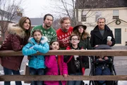 (v.l.n.r.) Karen (Alessandra Ambrosi); Adrianna (Didi Costine); Dusty (Mark Wahlberg); Megan (Scarlett Estevez); Brad (Will Ferrell); Dylan (Owen Vaccaro); Sara (Linda Cardellini); Kurt (Mel Gibson)