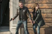 Hank Voight (Jason Beghe) und Erin Lindsay (Sophia Bush) ermitteln in einer brutalen Mordserie. Am Ende kommt es zu einem brutalen Kampf mit einem Drogenkartell.