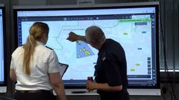 Leitstelle Berliner Feuerwehr , &Uuml;bung Gro&szlig;schadenlage  +++ Die Verwendung des sendungsbezogenen Materials ist nur mit dem Hinweis und Verlinkung auf RTL+ gestattet. +++