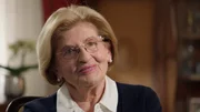 Die Holocaust&uuml;berlebende berichtet von ihrer traumatisierenden Flucht vor den Nazis und ihrem &Uuml;berleben im Vernichtungslager Auschwitz.