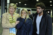 Stehen unter Schock: Susanne (Heike Jonca, l.), Anna (Jeanette Biedermann, M.) und Jonas (Roy Peter Link, r.) ... Stehen unter Schock: Susanne (Heike Jonca, l.), Anna (Jeanette Biedermann, M.) und Jonas (Roy Peter Link, r.) ...