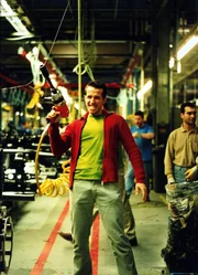 Willi Weitzel erkundet heute, wie ein Auto gebaut wird.