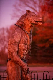 Eine Skulptur der Bestie von Bray Road. Eine Skulptur der Bestie von Bray Road.