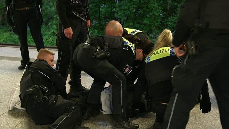 Kiez, Kult und Kriminalität – Die Davidwache auf der Reeperbahn (D, 2024)