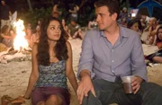 W&auml;hrend Peter (Jason Segel, r.) seinen "Ich will Sarah zur&uuml;ck"-Krieg f&uuml;hrt, bringt die h&uuml;bsche Hotelangestellte Rachel (Mila Kunis, l.) endlich wieder neue Perspektiven und Hoffnung in sein Leben ...