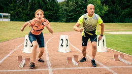 Stefanie (Andrea Sawatzki) und Bertram (Christina Berkel) wollen sich keine Bl&ouml;&szlig;e geben.