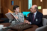 L-R: Dr. Shaun Murphy (Freddie Highmore) und Dr. Aaron Glassman (Richard Schiff)