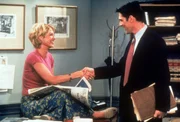 Um Greg (Thomas Gibson) näher kennen zu lernen, stattet Dharma (Jenna Elfman) ihm einen Besuch in seinem Büro ab. Um Greg (Thomas Gibson) näher kennen zu lernen, stattet Dharma (Jenna Elfman) ihm einen Besuch in seinem Büro ab.