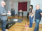 Jackson Galaxy and Elvis the cat (l.)