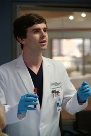 Dr. Shaun Murphy (Freddie Highmore)