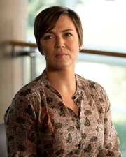 Nicole (Lesley Fera)