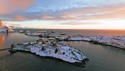 Eine Winter-Wunderwelt: Fast 80 Inseln bilden den Lofoten-Archipel, in der kalten Jahreszeit hat dieser einen ganz besonderen Zauber. Eine Winter-Wunderwelt: Fast 80 Inseln bilden den Lofoten-Archipel, in der kalten Jahreszeit hat dieser einen ganz besonderen Zauber.
