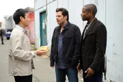 (l-r) Jerry Shea as Ken, James Roday as Shawn Spencer, Dule Hill as Gus Guster (PSYCH) (l-r) Jerry Shea as Ken, James Roday as Shawn Spencer, Dule Hill as Gus Guster (PSYCH)