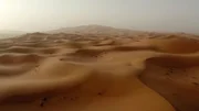 Chebbi. Die D&uuml;nen des Erg Chebbi sind eine Besonderheit: S&uuml;dlich des Hohen Atlas ist Marokko ansonsten eine Steinw&uuml;ste.