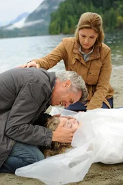 PSYCH -- "Dual Spires" Episode 5012 -- Pictured: (l-r) Dana Ashbrook, Sherly Lee as Doc Gooden