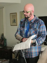 Jackson Galaxy in the home. Jackson Galaxy in the home.