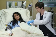 L-R: Freddie Highmore as Dr. Shaun Murphy and Hina Abdullah as Naja Modi.