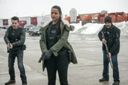 (l-r) Jon Seda als Antonio Dawson, Sydney Tamiia Poitier als Mia Sumner, Elias Koteas als Alvin Olinsky (l-r) Jon Seda als Antonio Dawson, Sydney Tamiia Poitier als Mia Sumner, Elias Koteas als Alvin Olinsky