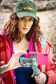 Blaise McQuinn (Bronagh Waugh) ist Profi-Anglerin und zieht von Wettbewerb zu Wettbewerb. Sie will unbedingt den sagenumwobenen Riesenfisch Ahab an Land ziehen.