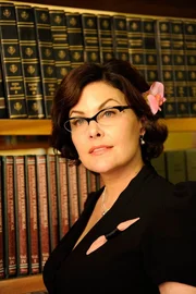 PSYCH -- "Dual Spires" Episode 5012 -- Pictured: Sherilyn Fenn as Maudette