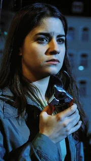 In ihrer Verzweiflung will sich die Nachwuchs-Pianistin Marietta Hauptmann (Vanessa Jung) einen Finger abschneiden...