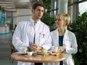 Dr. Niklas Ahrend (Roy Peter Link) ist in seine Hebammensch&uuml;lerin Schwester Arzu verliebt. Alle Bedenken und Warnungen seiner gro&szlig;en Halbschwester Dr. Kathrin Globisch (Andrea Kathrin Loewig) hat er bisher verdr&auml;ngt. Doch Arzu hat ihm klar gemacht, dass sie gern die Ehefrau von Niklas' Kollegen Dr. Philipp Brentano ist und dies auch nicht aufs Spiel setzen wird. Nun muss Niklas einen Weg finden, mit seinem gebrochenen Herzen umzugehen.