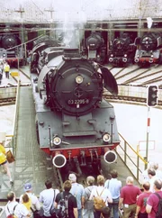 SWR Fernsehen EISENBAHN-ROMANTIK FOLGE 516, "15 Maschinen im Ring - Dampflokfest im österreichischen Selzthal". Dampflokfest, Pfingsten 2003, im österreichischen Selzthal. SWR Fernsehen EISENBAHN-ROMANTIK FOLGE 516, "15 Maschinen im Ring - Dampflokfest im österreichischen Selzthal". Dampflokfest, Pfingsten 2003, im österreichischen Selzthal.