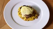 Das Hauptgericht von Hobbykoch, Musiker und Zigarrenliebhaber Jens Tausch aus Am&ouml;neburg (Marburg): Rinderfilet auf "Fregola Sarda" (sardisches Risotto).
