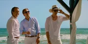 Adam (Simon J. Berger, l.), Henrik (Tobias Santelmann, M.) und William (P&aring;l Sverre Hagen, r.) genie&szlig;en die Party f&uuml;r den elit&auml;ren Club der Superreichen. Die Stimmung in Saint-Tropez ist ausgelassen und kein Wunsch bleibt offen.