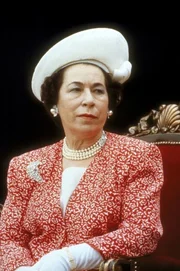 Queen Elisabeth (Jeannette Charles) schwebt in h&ouml;chster Lebensgefahr.