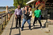 Dule Hill (Gus Guster), James Roday (Shawn Spencer).
