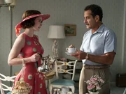 L-R: Miriam 'Midge' Maisel (Rachel Brosnahan), Abe Weissman (Tony Shalhoub)