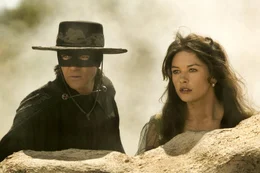 L-R: Zorro (Antonio Banderas) und  Elena de la Vega (Catherine Zeta-Jones)